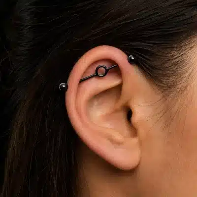 Industrial Piercing Μαύρο με Κεντρικό Κύκλο NRI0011