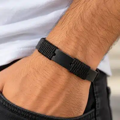 Μαύρο ανδρικό δερμάτινο βραχιόλι – Minimal & χειροποίητο στυλ MAN135