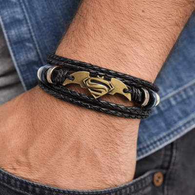 Βραχιόλι Superman Batman – Μαύρο ανδρικό δερμάτινο MAN25