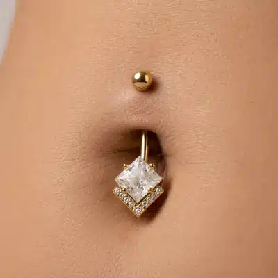 Piercing Αφαλού Χρυσό με Τετράγωνη Διάφανη Πέτρα SA1023