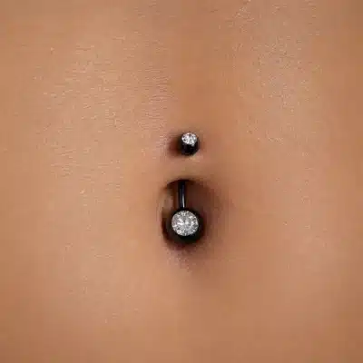 Piercing Αφαλού Μαύρο με Λευκή Πέτρα – Minimal Σχέδιο SA0017