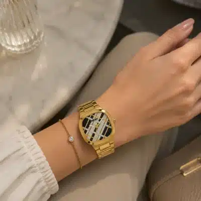 Guess Γυναικείο Ρολόι Χρυσό Μαύρο 32mm με Κρυστάλλους GW0600L2