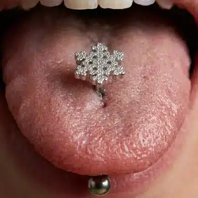 Ατσάλινο piercing γλώσσας – Ασφαλές, ανθεκτικό και μοντέρνο κόσμημα SG002